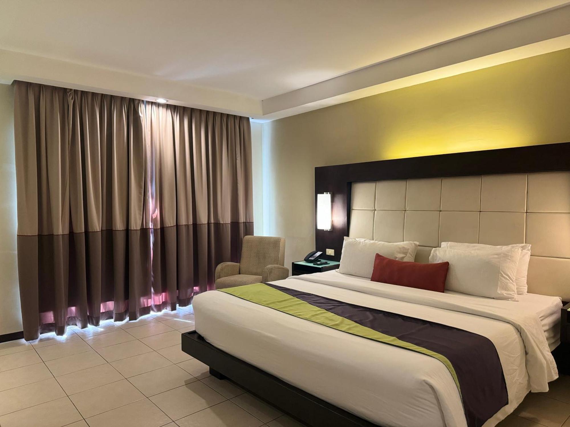 Circle Inn - Iloilo City Center Exteriér fotografie